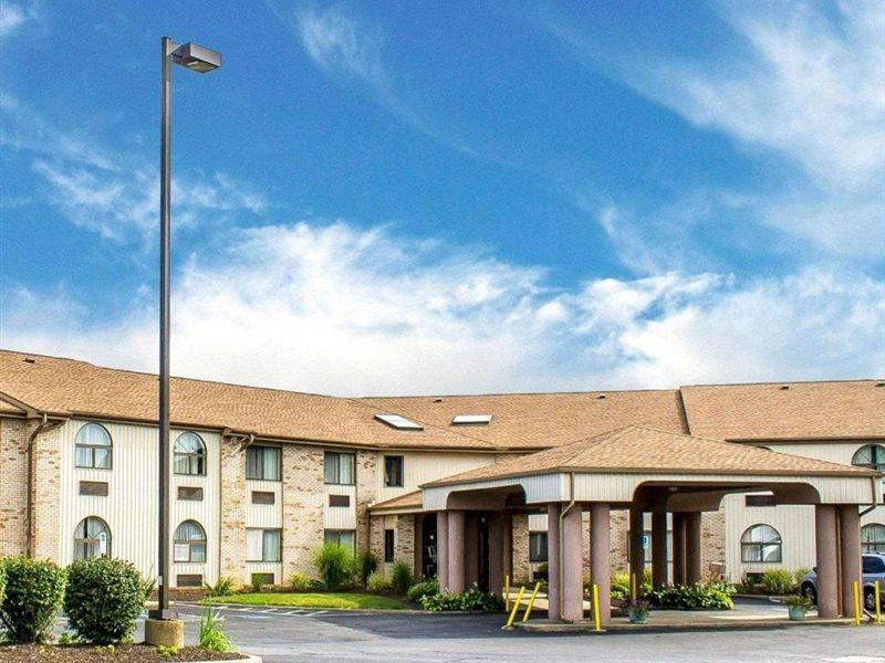 Quality Inn Elyria Exterior photo