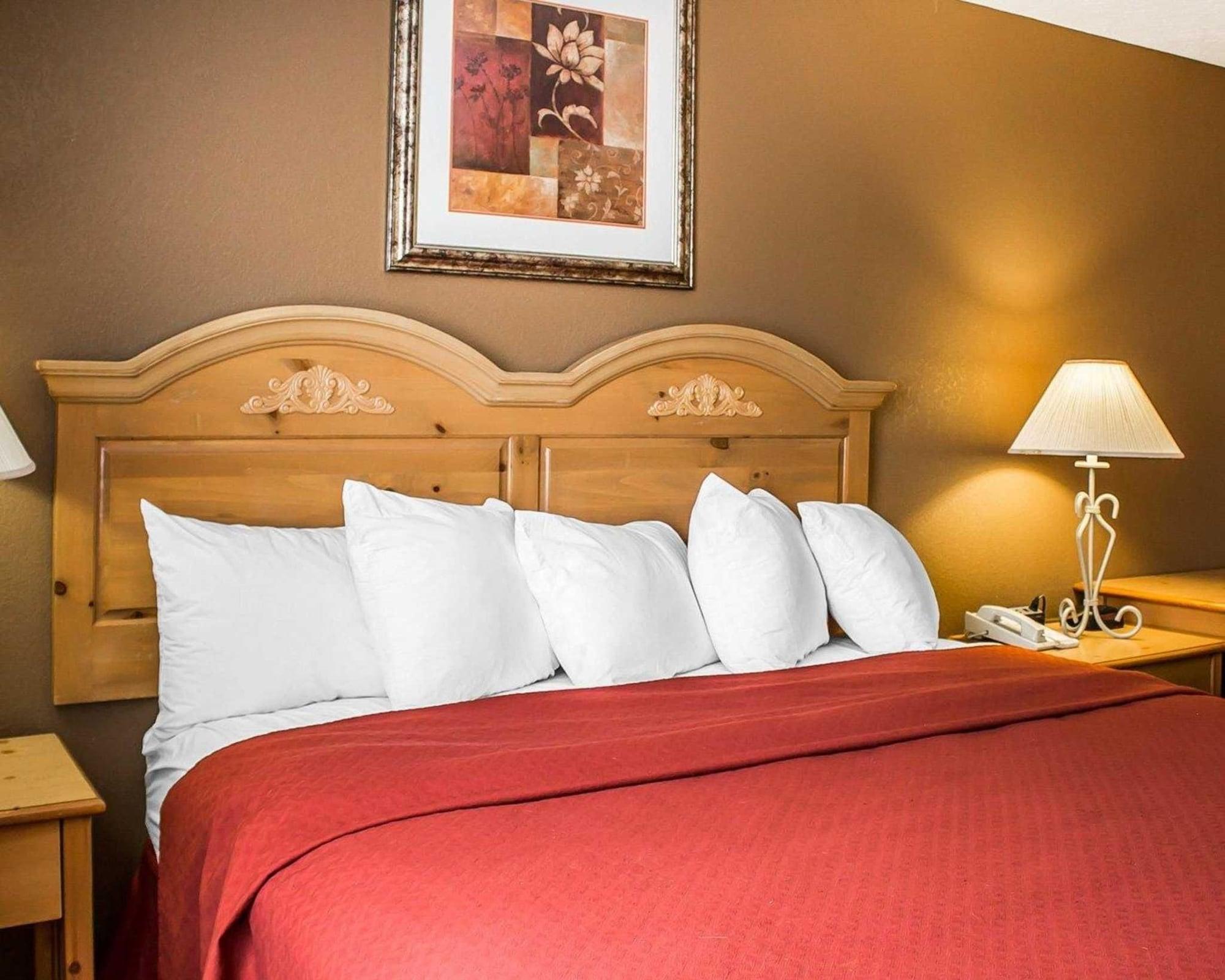 Quality Inn Elyria Exterior photo