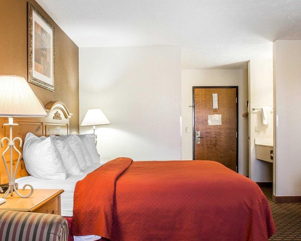 Quality Inn Elyria Exterior photo