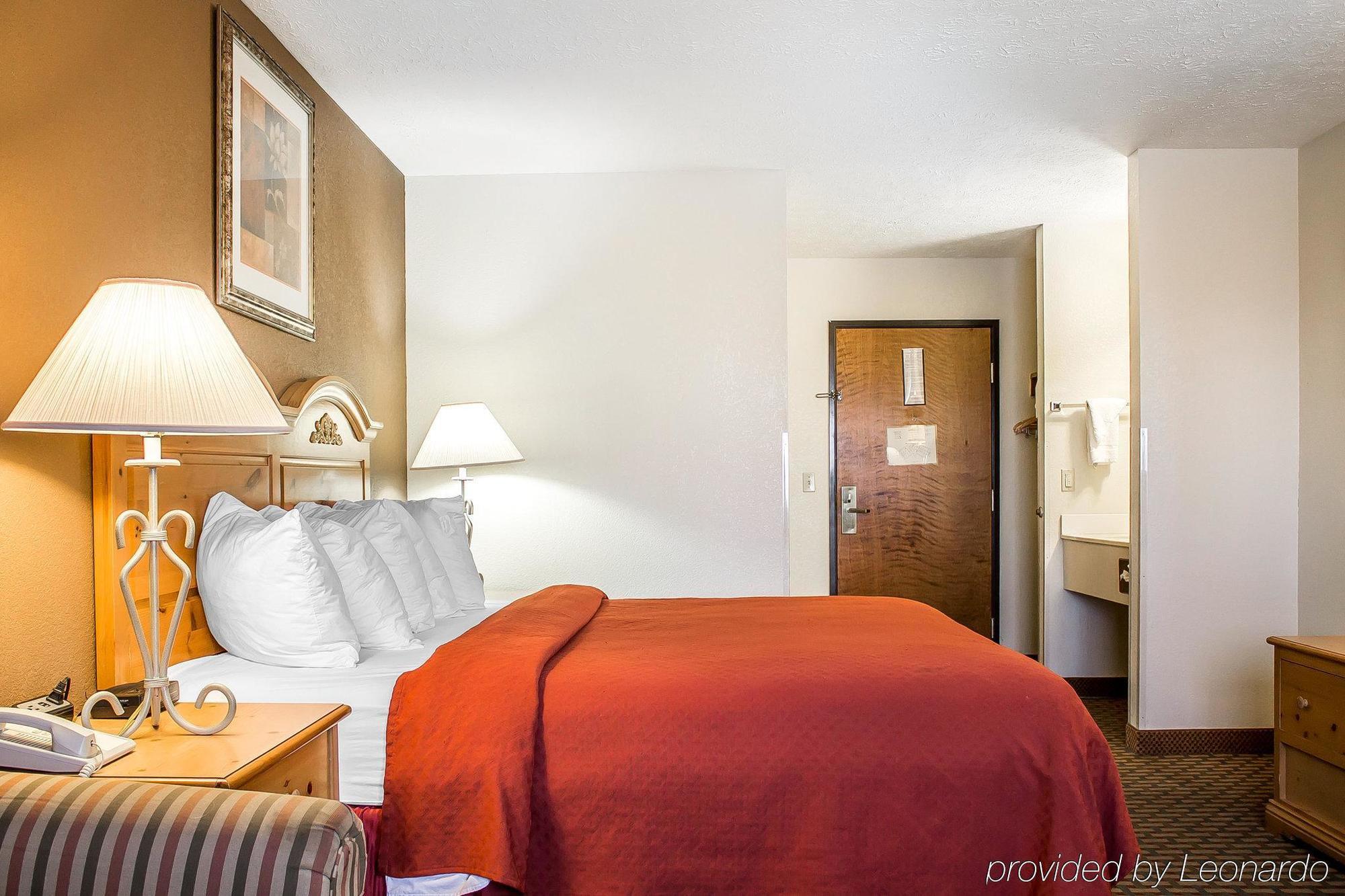 Quality Inn Elyria Exterior photo