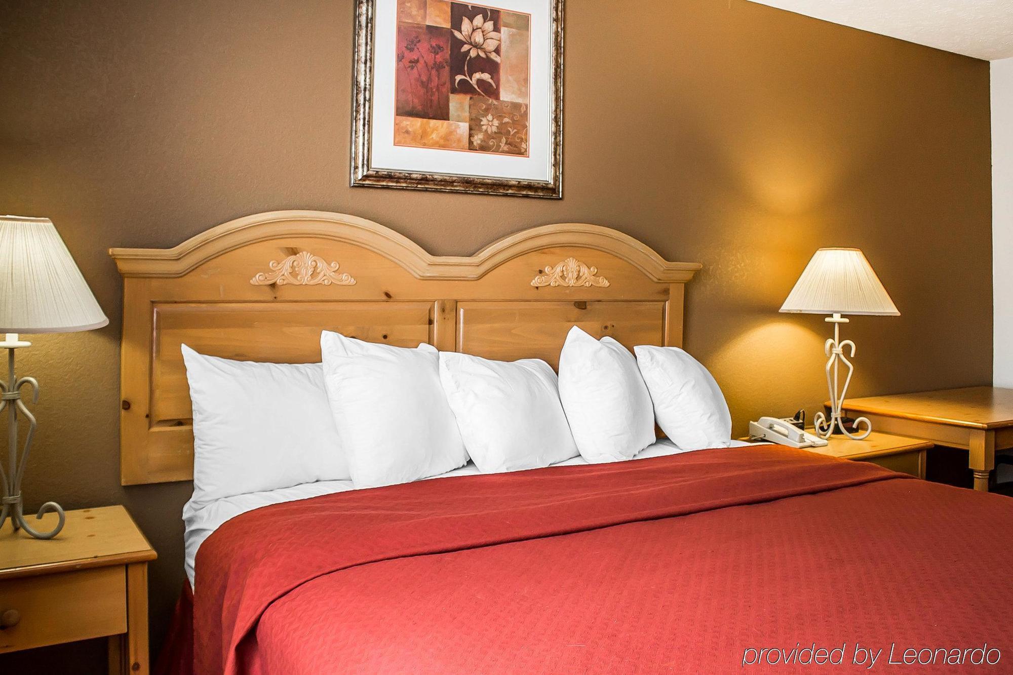 Quality Inn Elyria Exterior photo