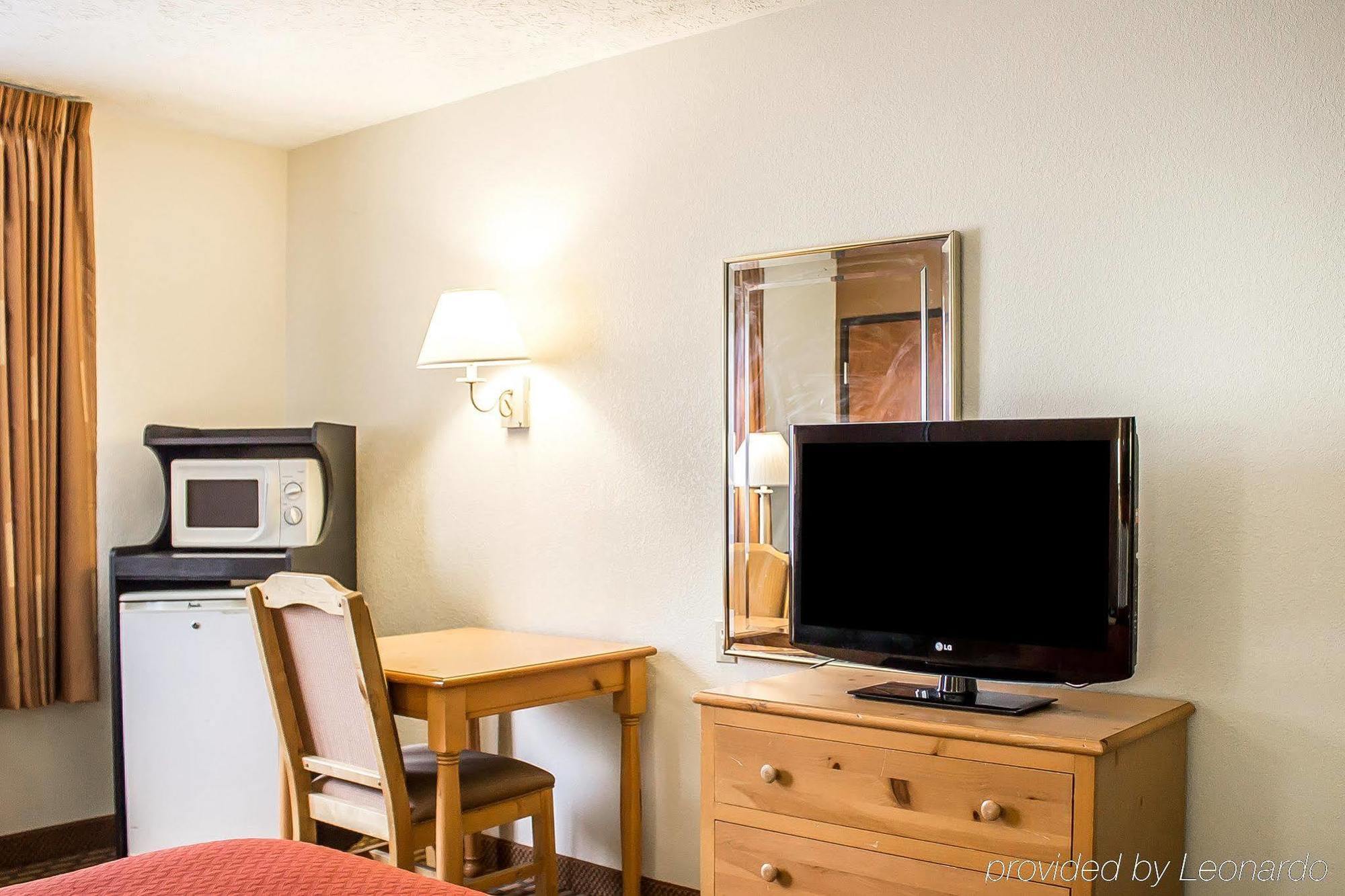 Quality Inn Elyria Exterior photo