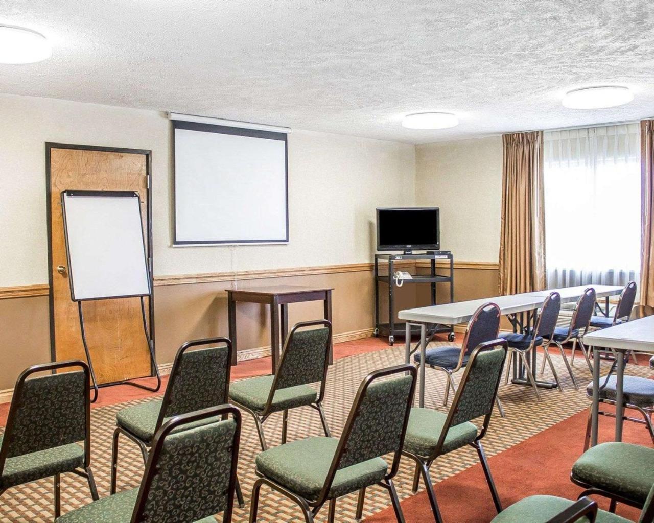 Quality Inn Elyria Exterior photo