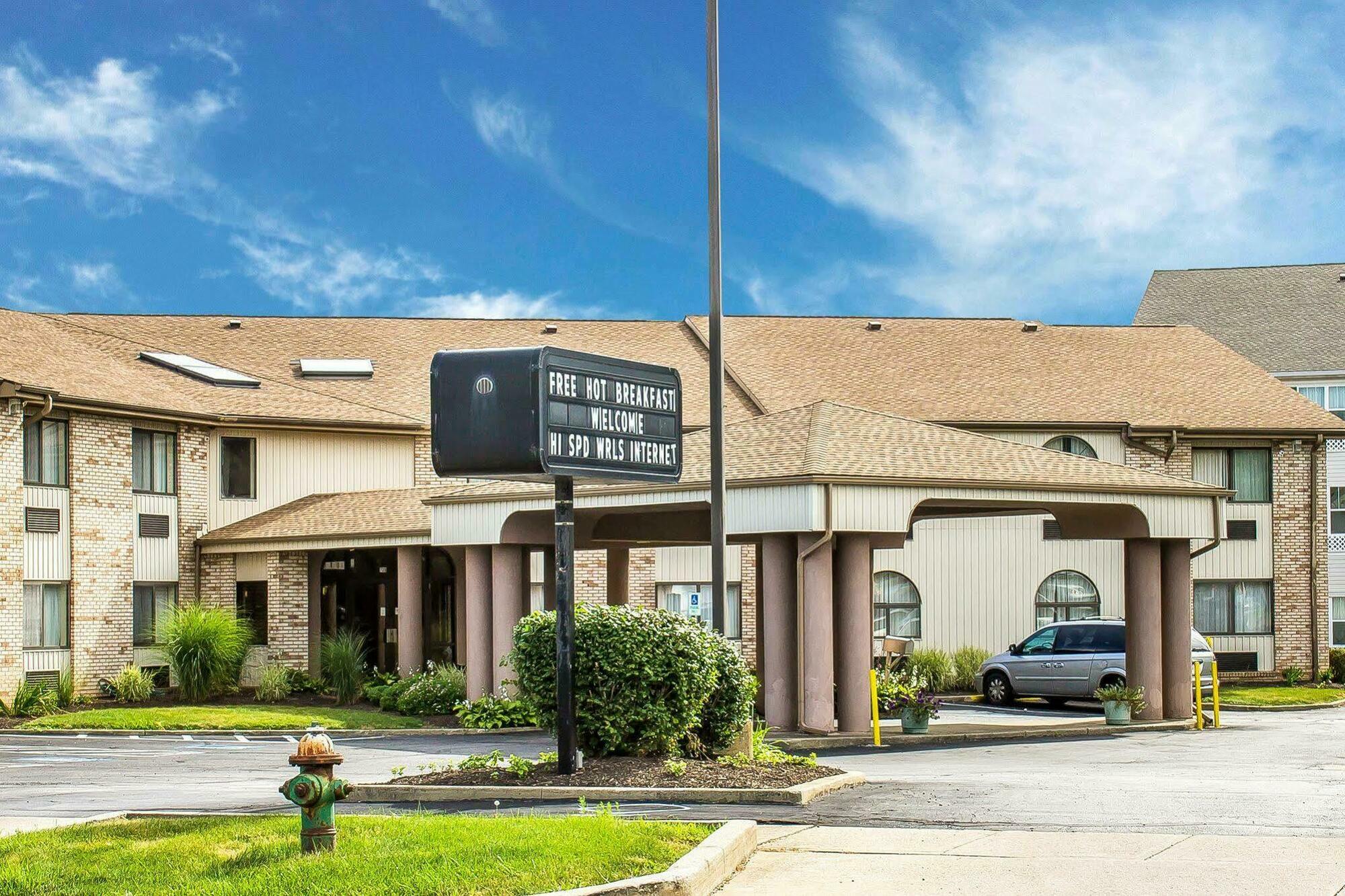 Quality Inn Elyria Exterior photo